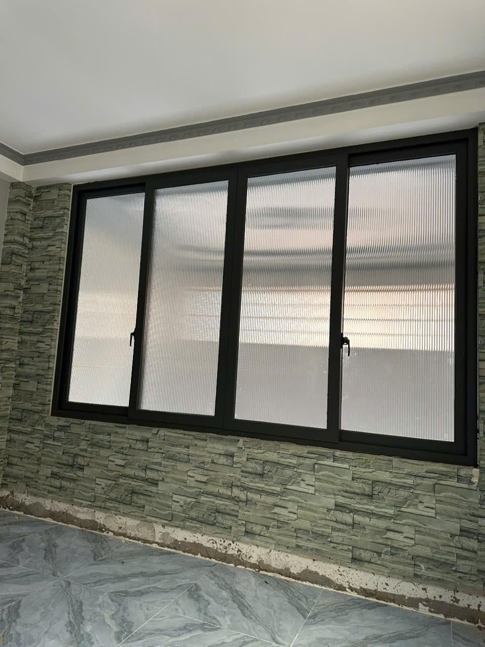 Cửa sổ nhôm Xingfa kính cường lực dạng trượt