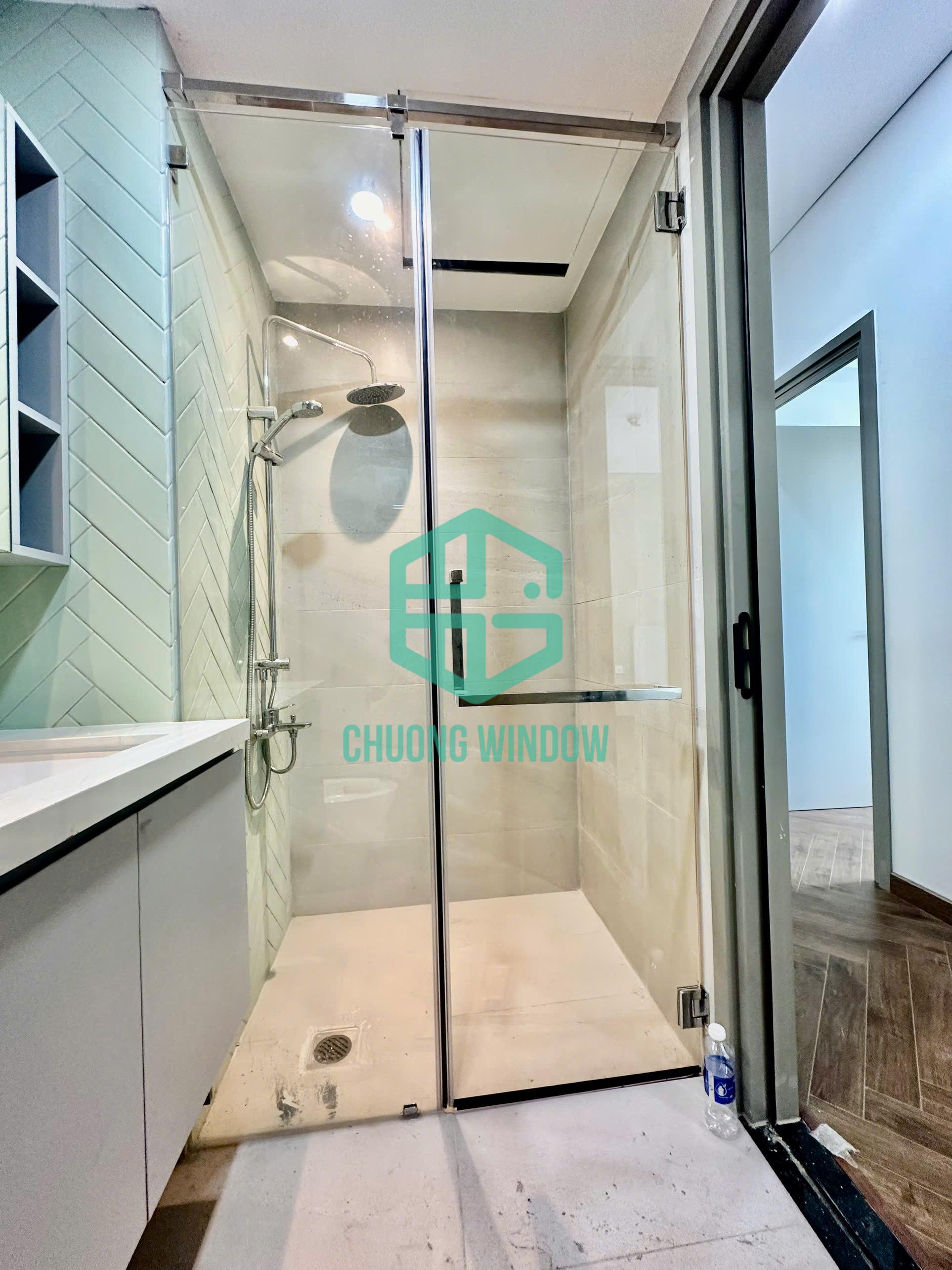 Vách ngăn kính cường lực cho nhà vệ sinh-Mẫu 06